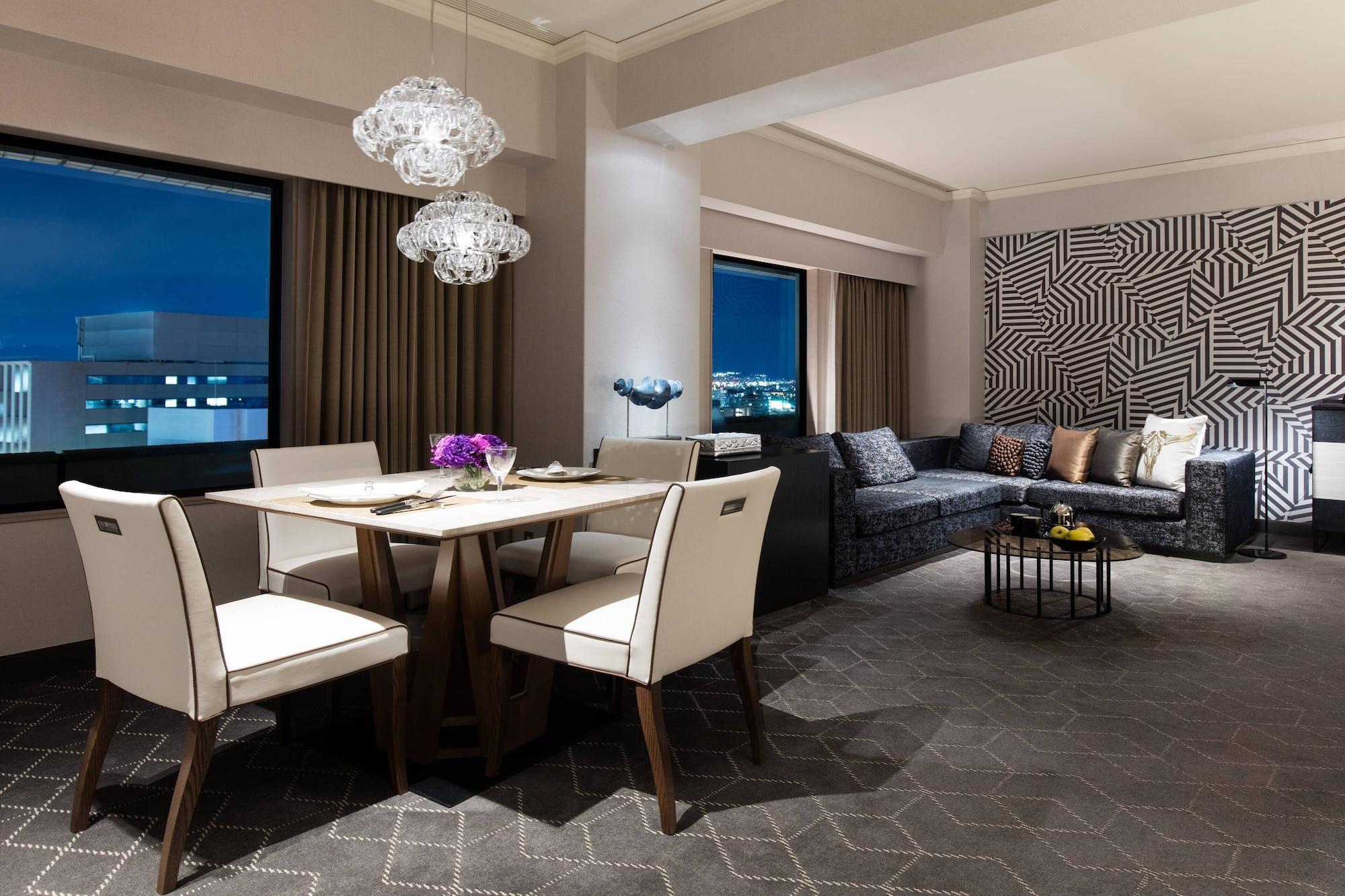 Courtyard By Marriott Shin-Osaka Station Hotel Ngoại thất bức ảnh A suite at the hotel