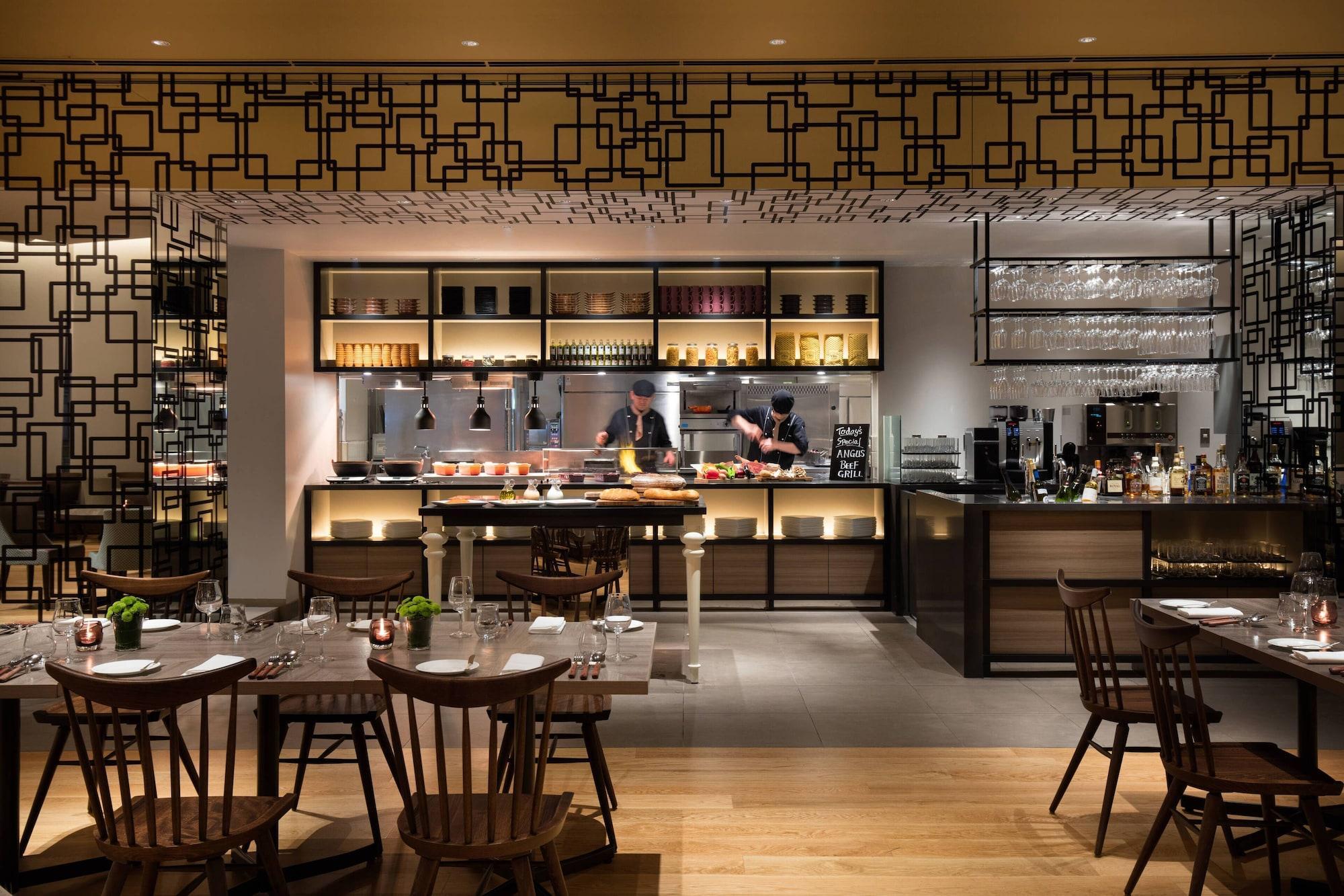 Courtyard By Marriott Shin-Osaka Station Hotel Ngoại thất bức ảnh The interior of the restaurant