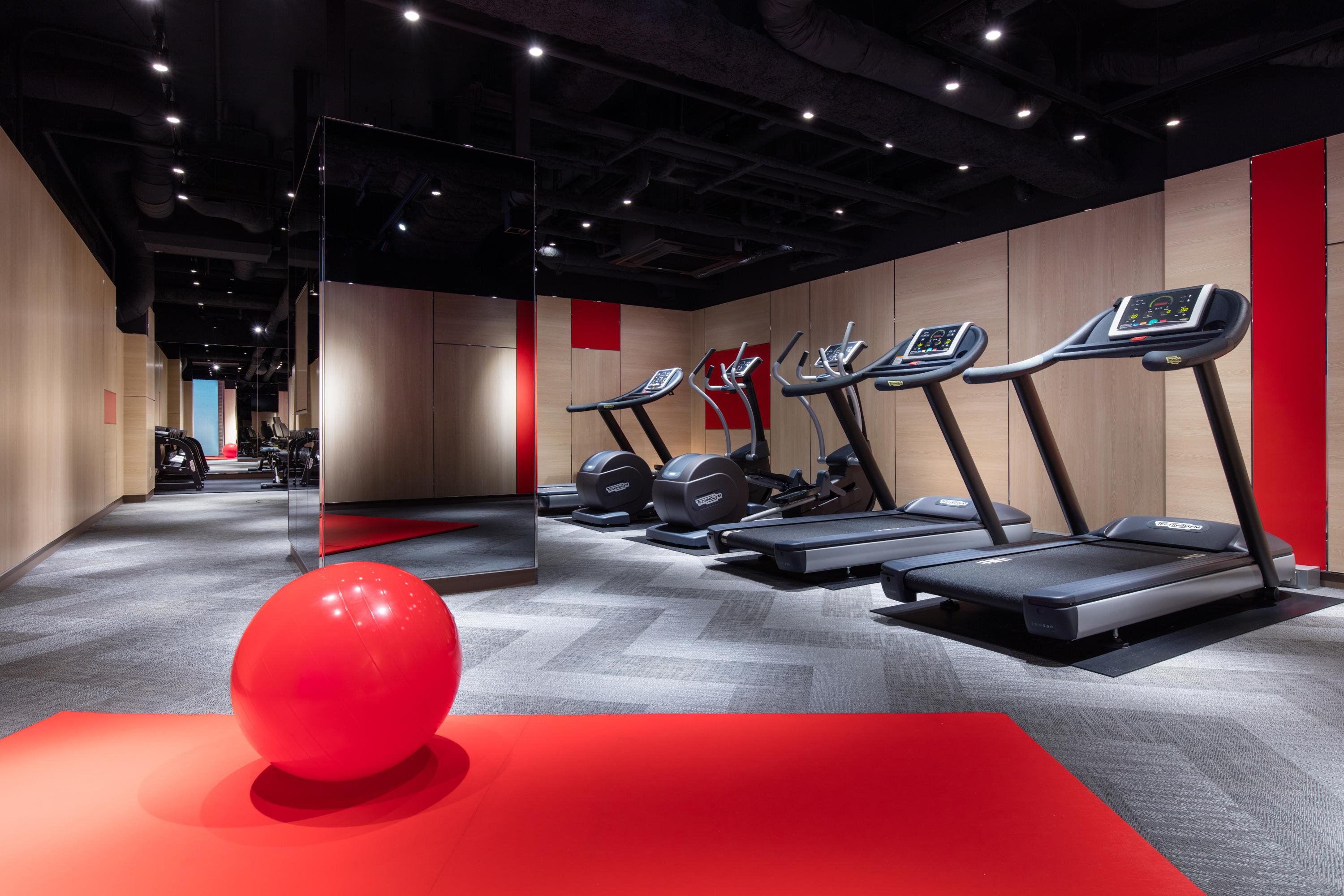 Courtyard By Marriott Shin-Osaka Station Hotel Ngoại thất bức ảnh The gym at the hotel