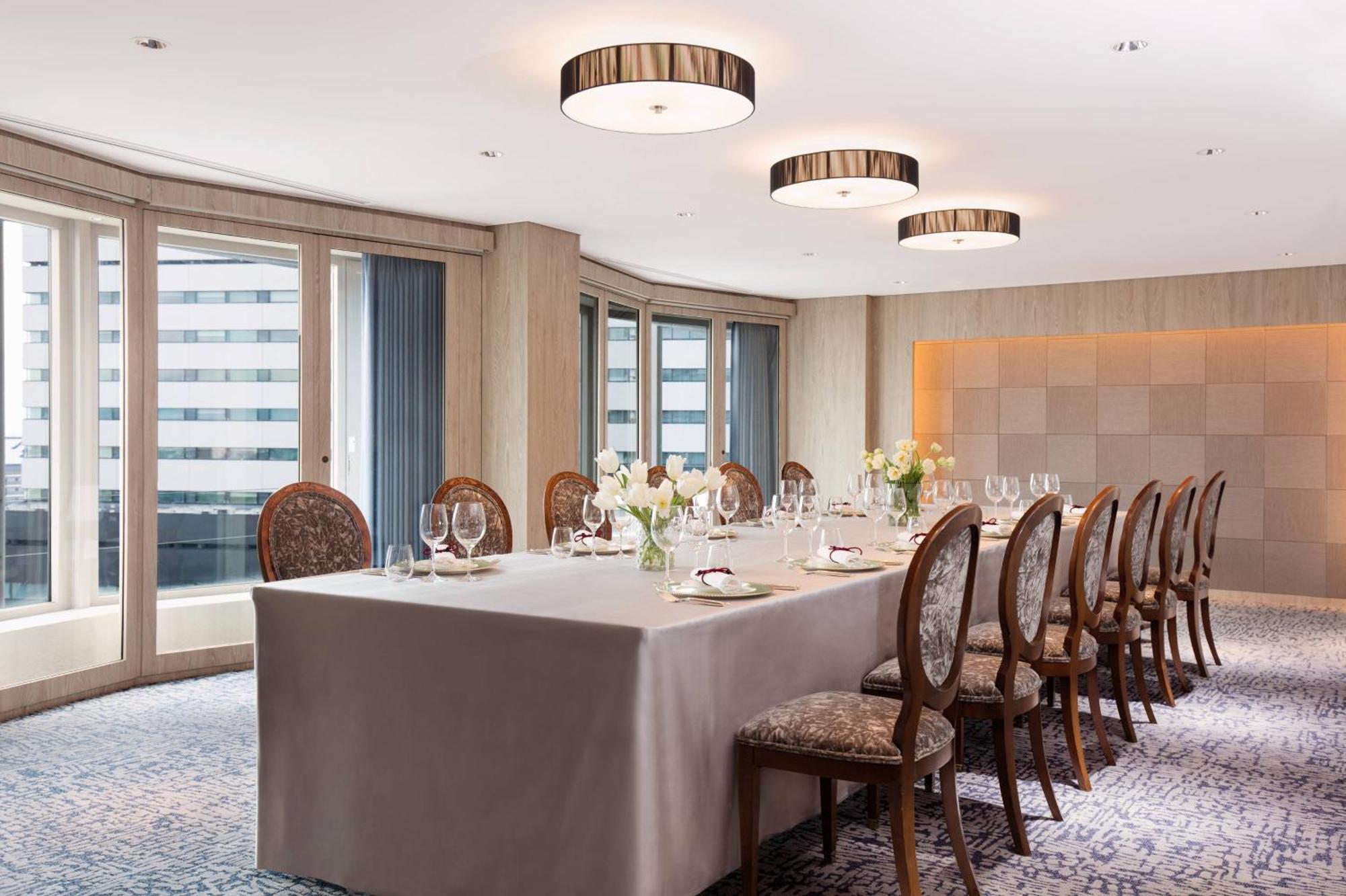 Courtyard By Marriott Shin-Osaka Station Hotel Ngoại thất bức ảnh The Private Suite