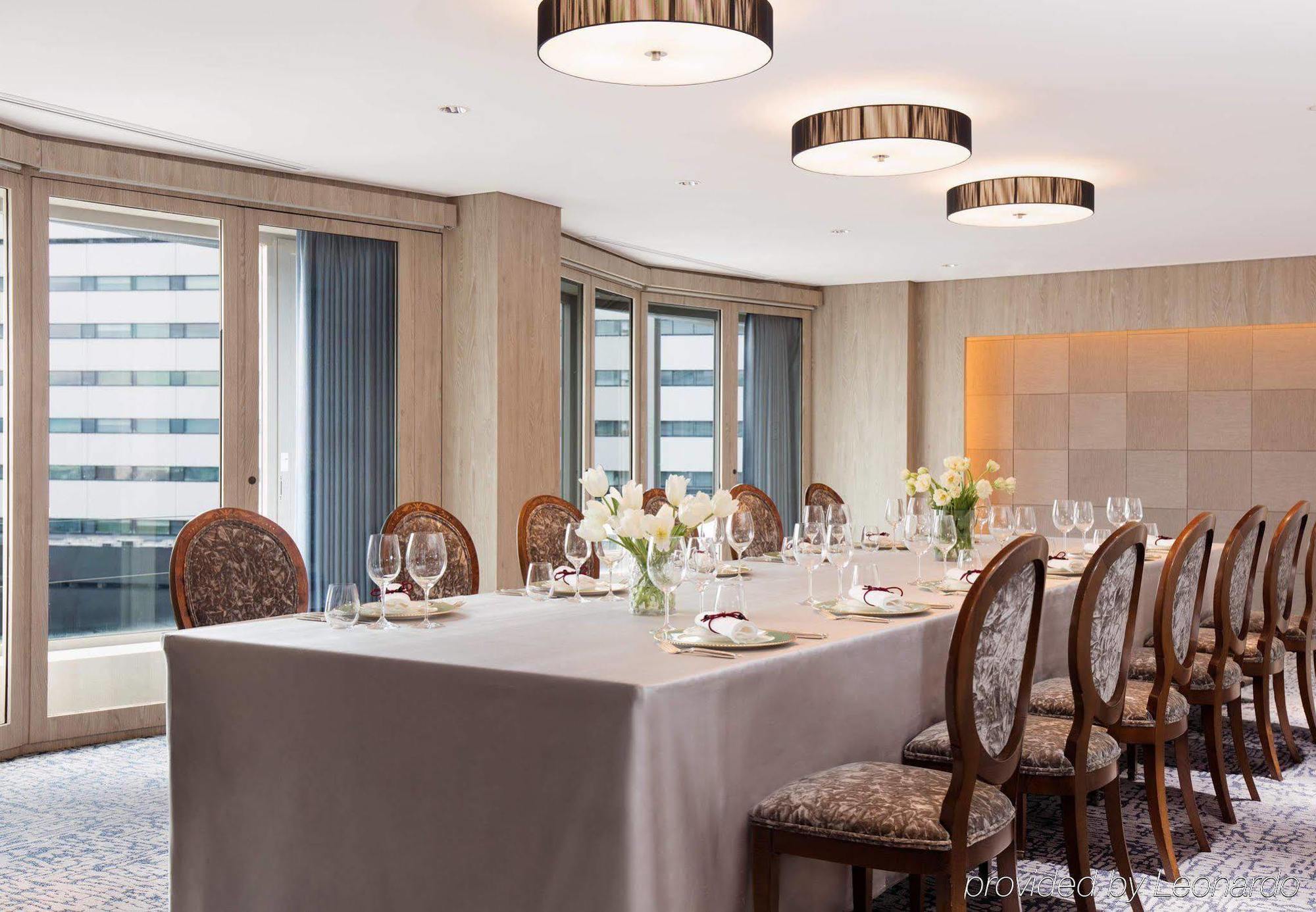 Courtyard By Marriott Shin-Osaka Station Hotel Ngoại thất bức ảnh The Private Suite